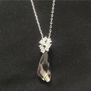 Made w/ Swarovski Crystal: Gia Bella Necklace